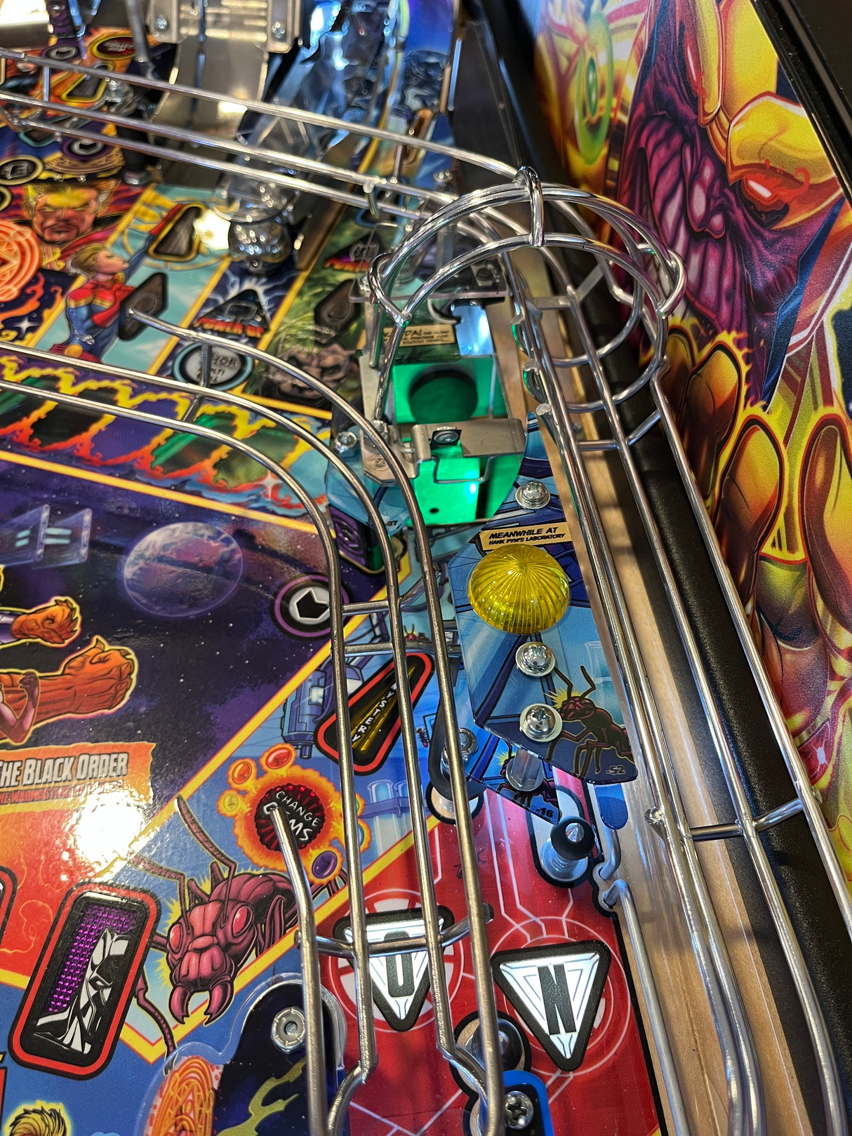 Avengers Infinity Quest Prem/LE Pinball Scoop Illumination