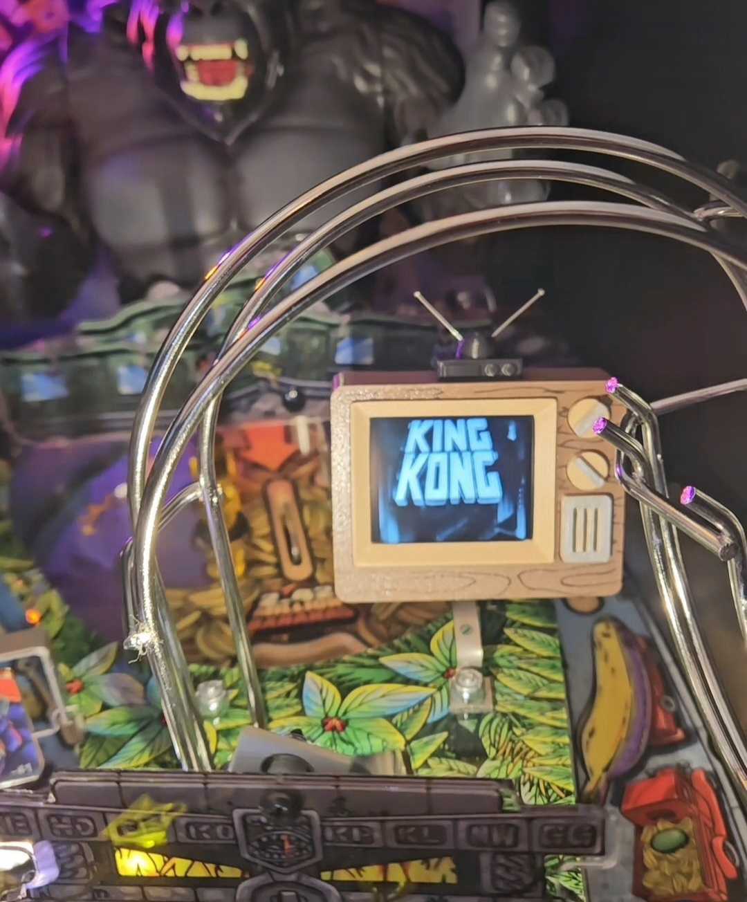 mini tv on King Kong pinball machine