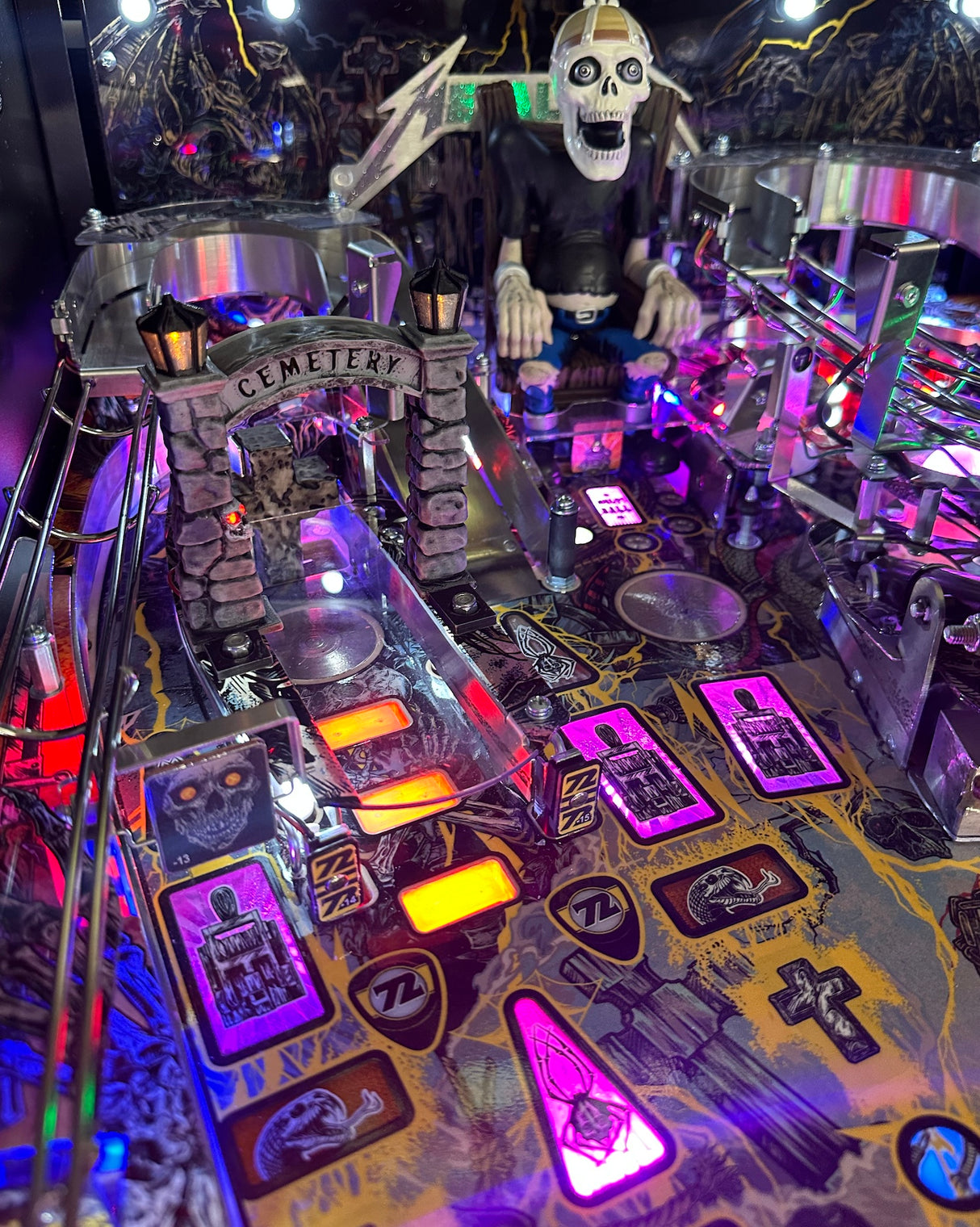 Metallica Remastered Pinball Flashing Cemetery Arch