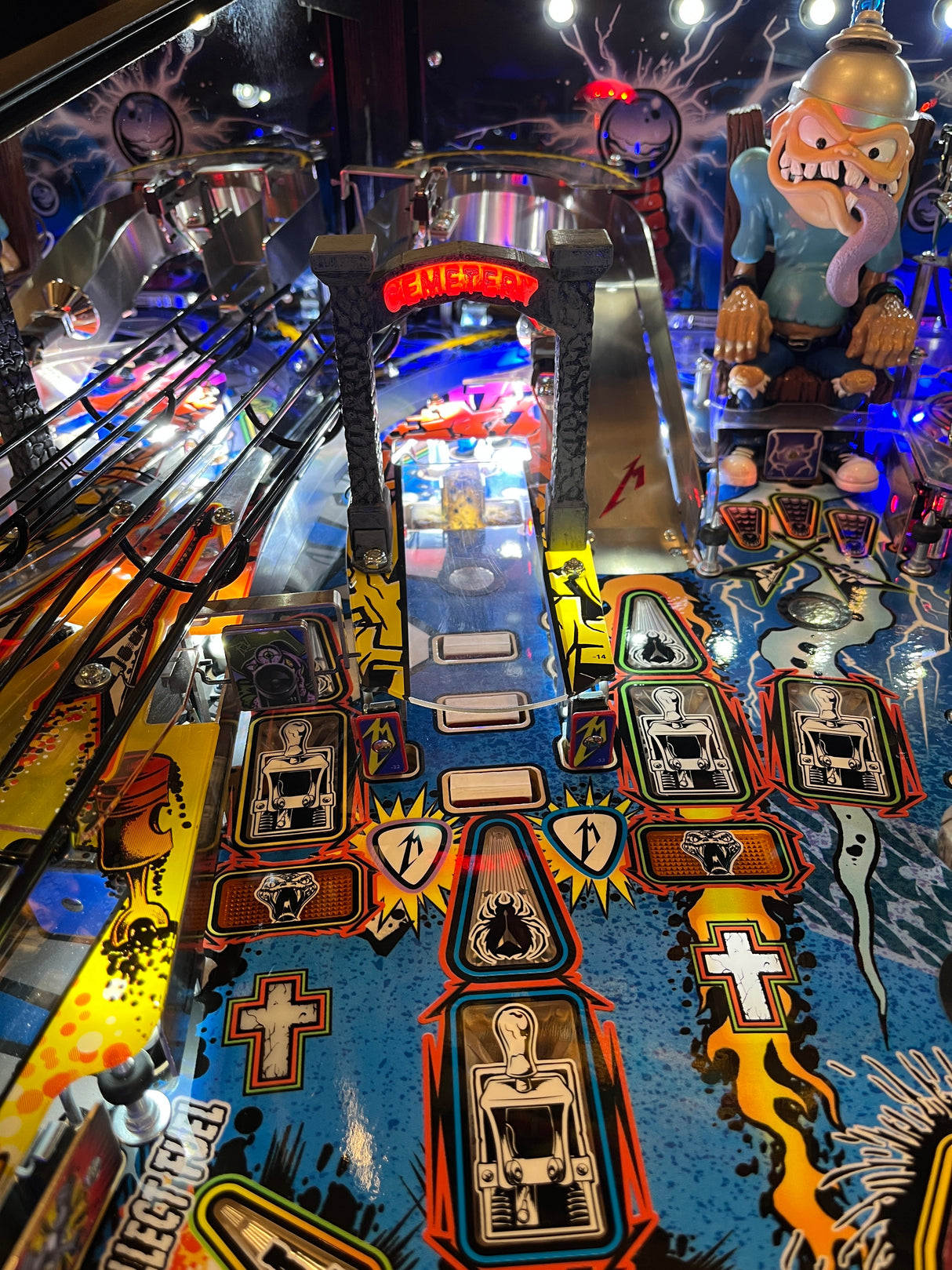 Metallica Pinball Flashing Cemetery Arch