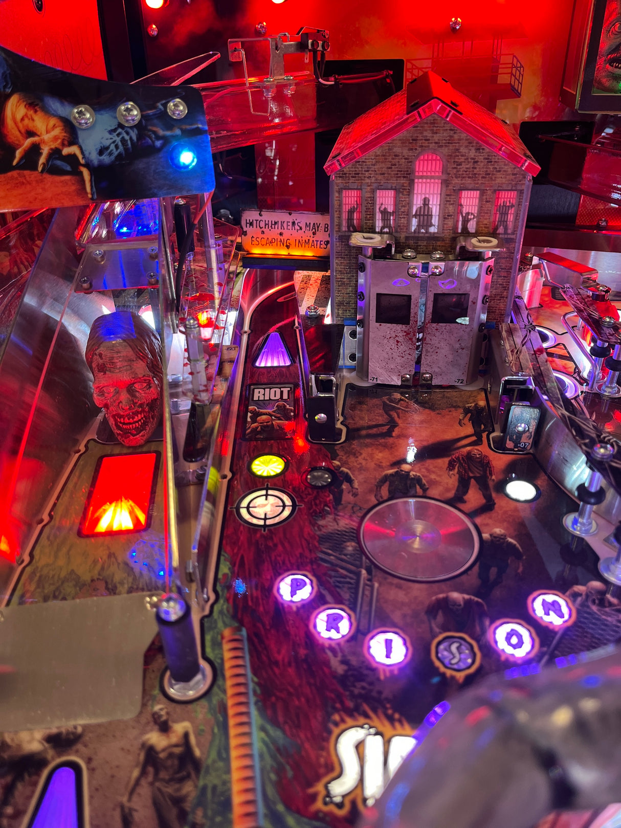 Walking Dead Pinball Remastered Prison Hitchhiker Sign