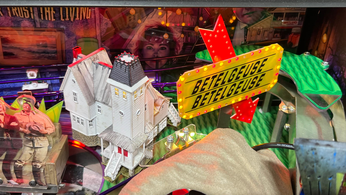 Adam Maitland's Attic House Mod – Beetlejuice Pinball Light-Up Model by CRCades