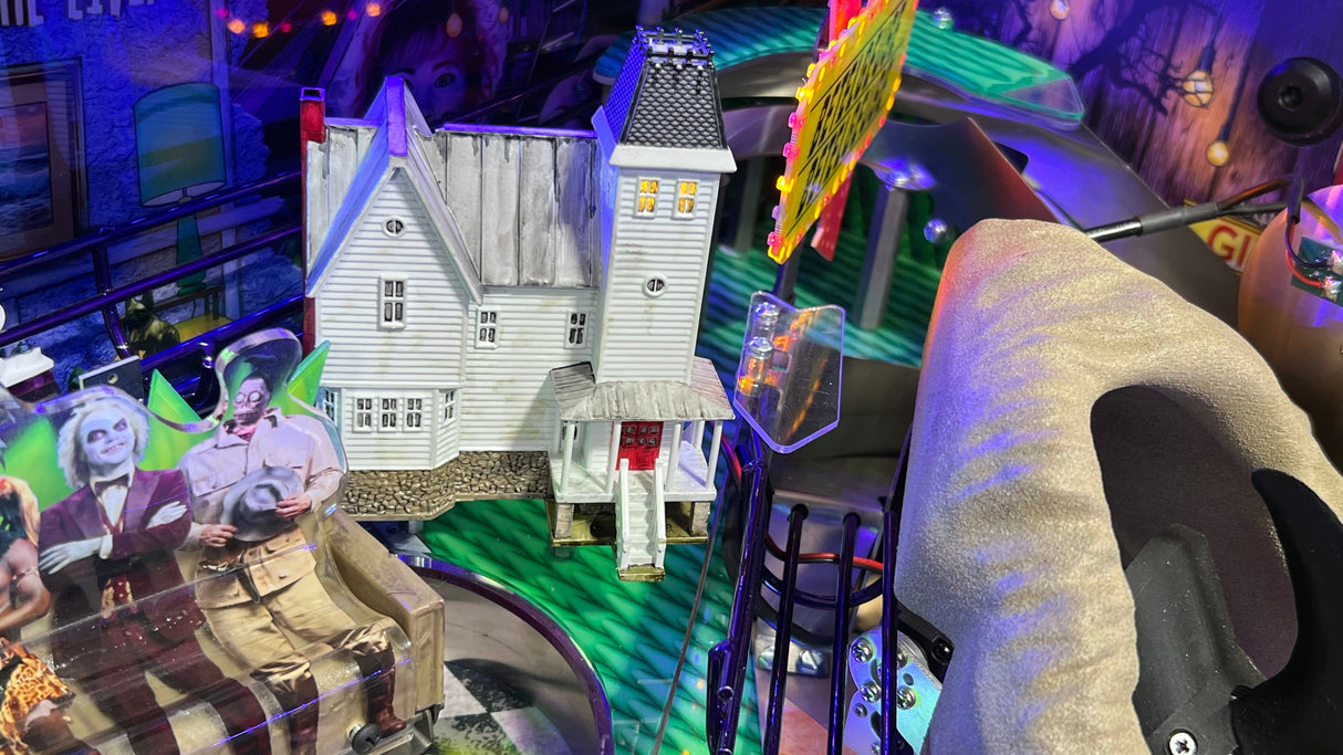 Adam Maitland's Attic House Mod – Beetlejuice Pinball Light-Up Model by CRCades