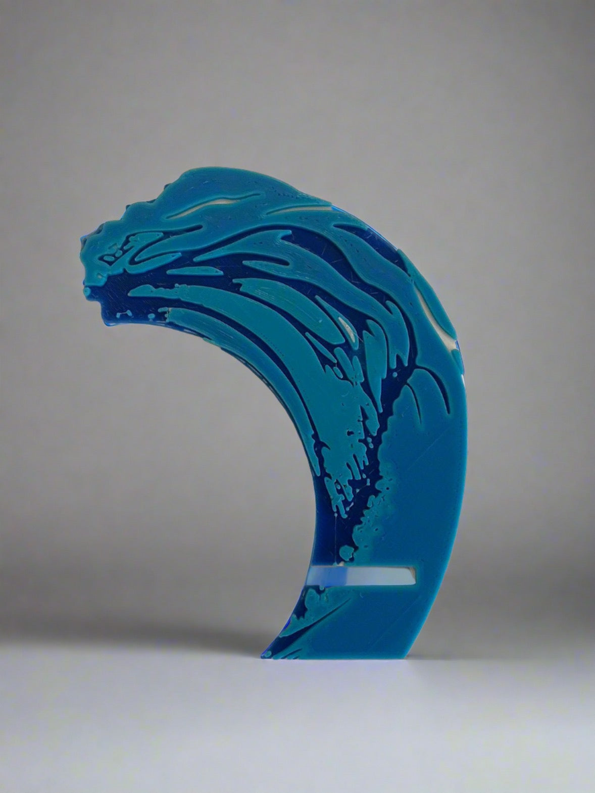 wave-plastic-in-blue