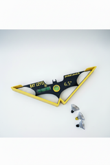 A bat-shaped electronic level device with a black center, yellow outer frame, green bubble level, and printed text reading 'BAT LEVEL' and 'pinbaLevel.it 6.