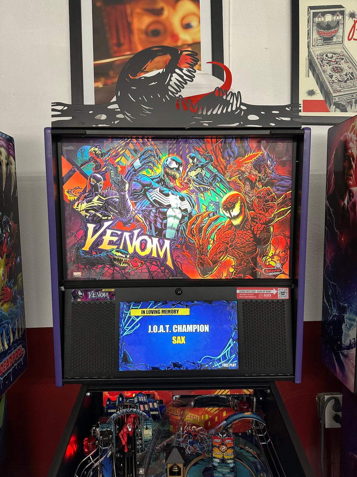 Venom Pinball Silhouette Topper